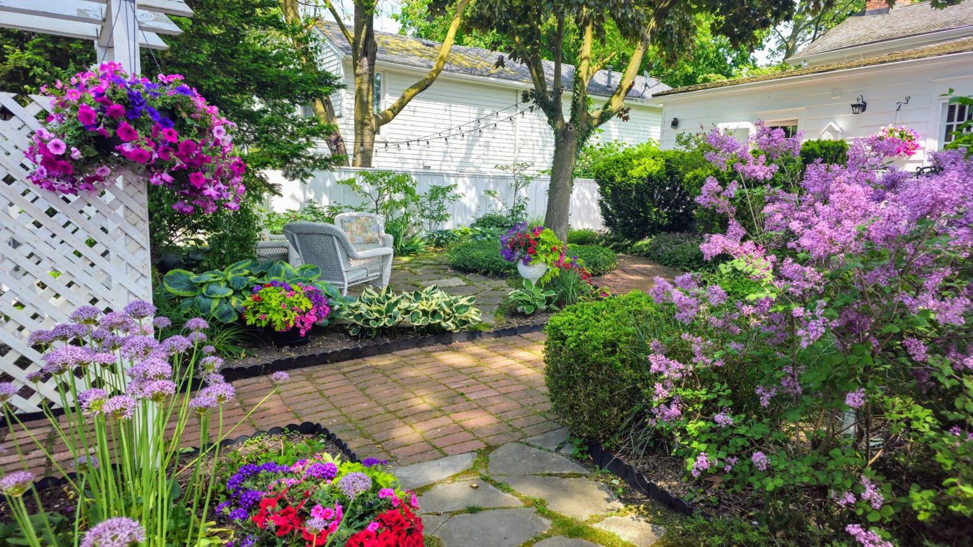 Historic Wilson-Guy House Bed & Breakfast Niagara-on-the-Lake Exterior photo